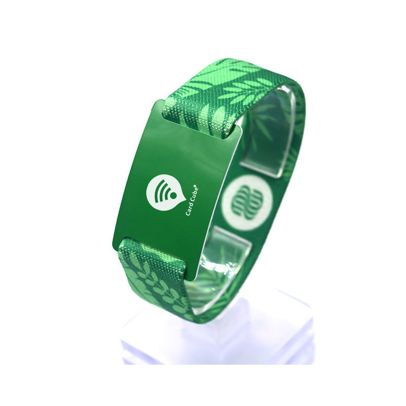 RFID硅胶腕带NFC国产IC腕带硅胶手环厂家2