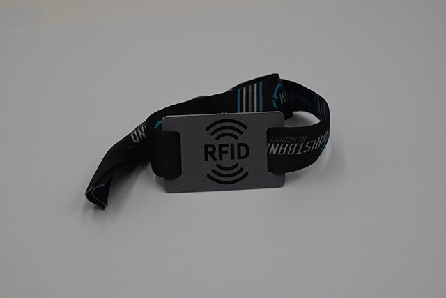 亚游集团为医院提供感应式IC医院就诊卡，，，，，利益多