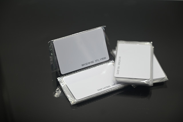 充电卡怎么办理？？？？？？？怎样使用？？？？？？？