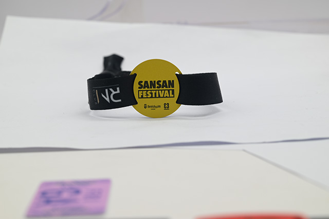 制作异形卡的价钱为什么比通俗卡贵呢？？？